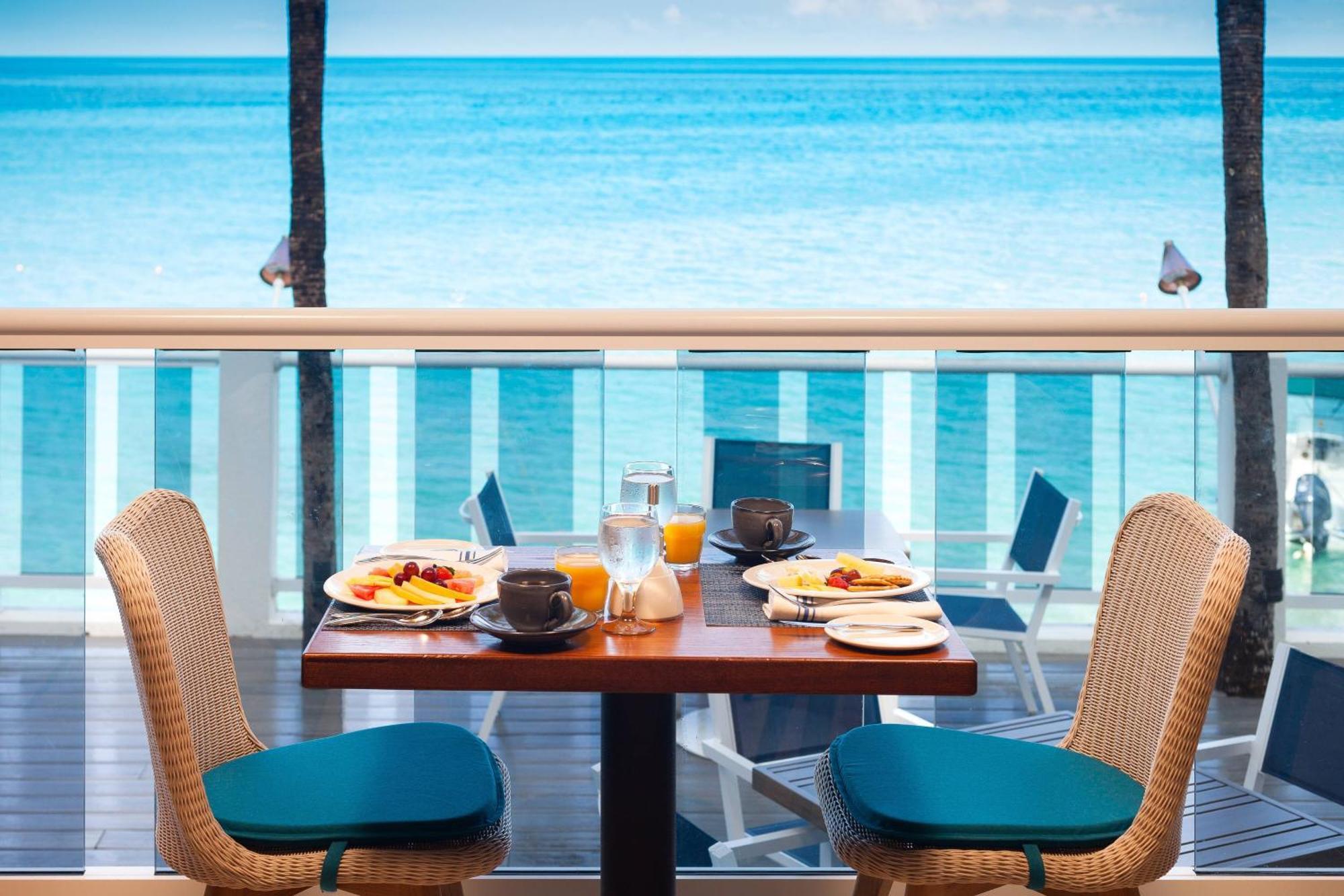 Waves Resort & Spa, Barbados, An Autograph Collection All-Inclusive Resort Сейнт Джеймс Екстериор снимка