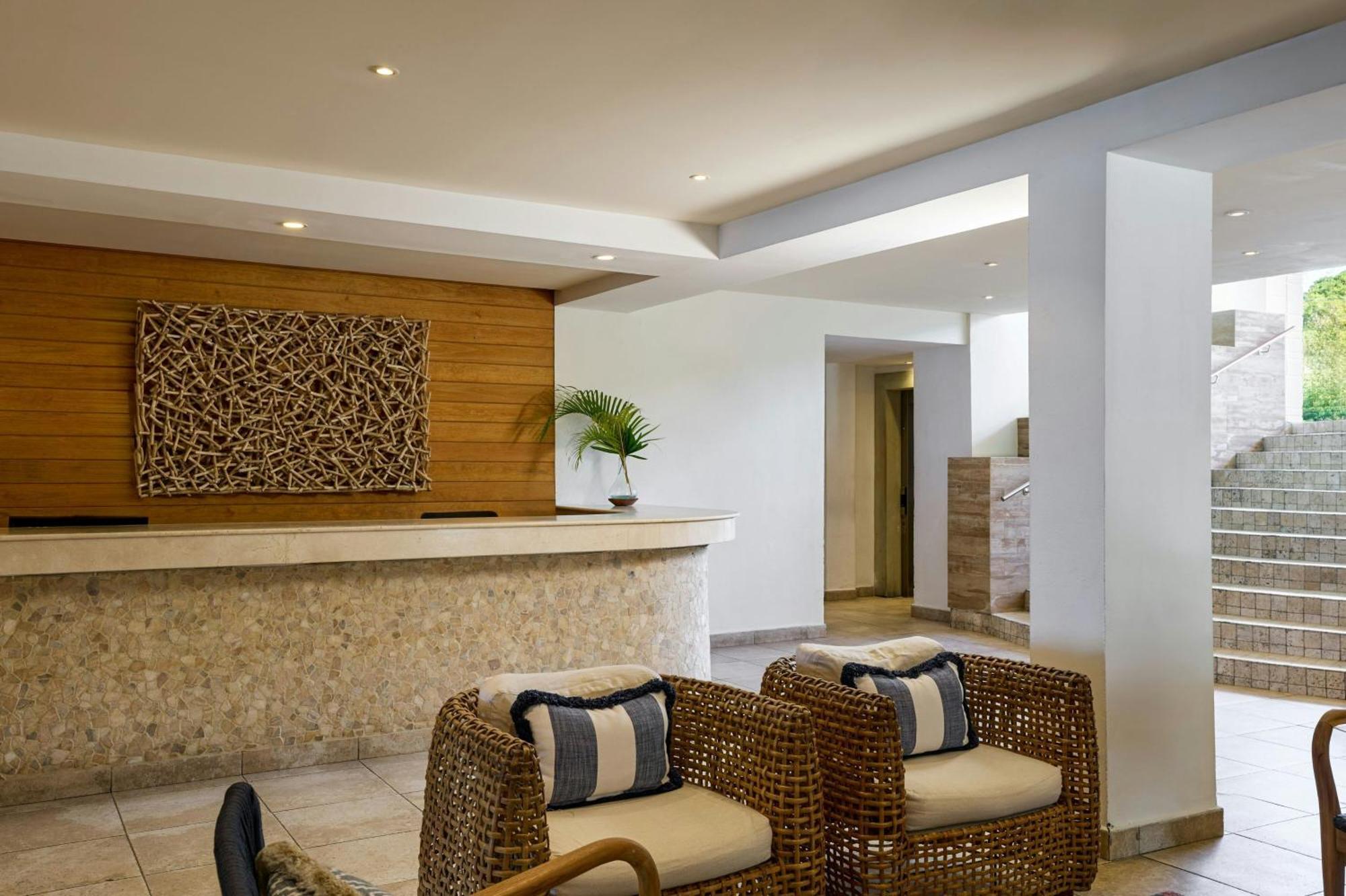 Waves Resort & Spa, Barbados, An Autograph Collection All-Inclusive Resort Сейнт Джеймс Екстериор снимка
