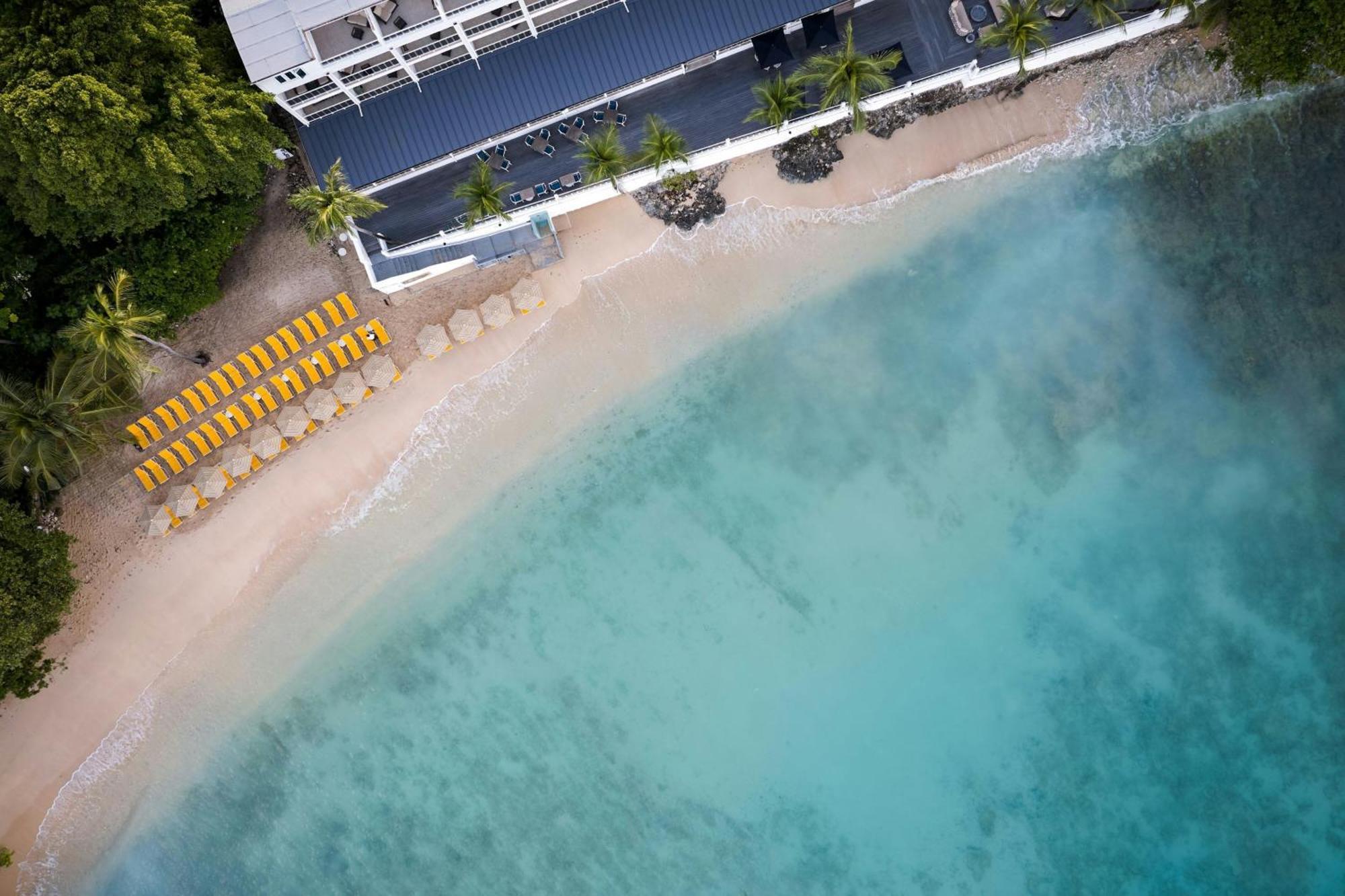 Waves Resort & Spa, Barbados, An Autograph Collection All-Inclusive Resort Сейнт Джеймс Екстериор снимка